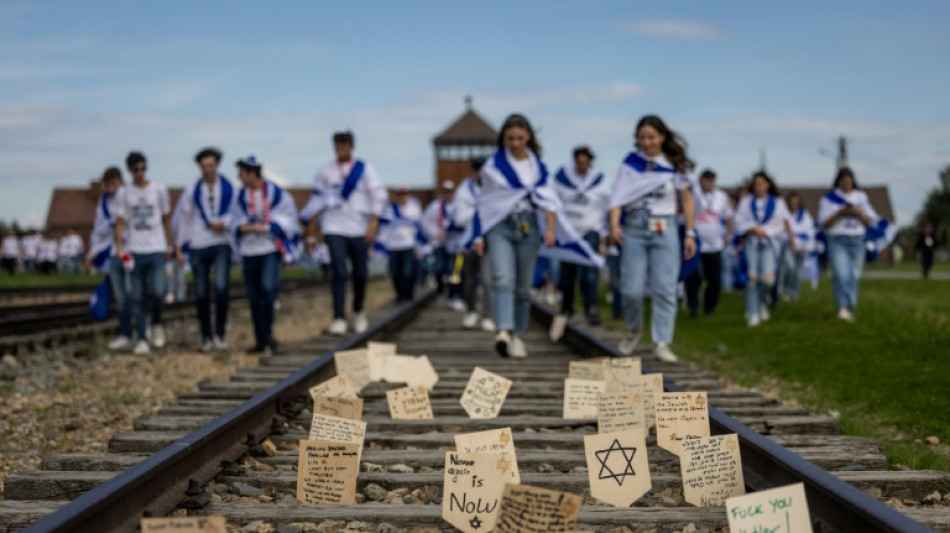 Ex-ref&eacute;ns do Hamas pedem em Auschwitz a liberta&ccedil;&atilde;o dos demais sequestrados