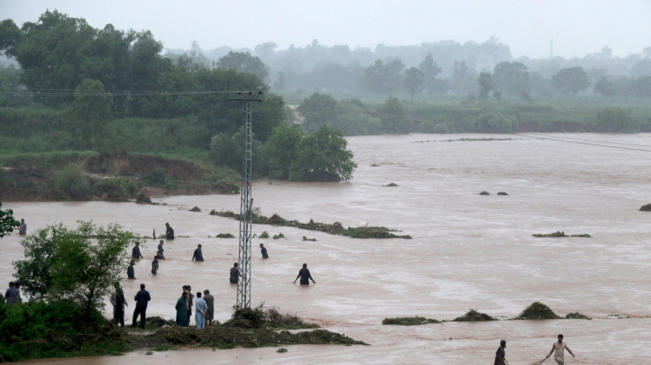 Pakistan, almeno 13 morti per le piogge monsoniche in 24 ore