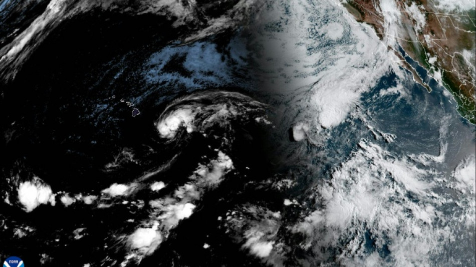 Hurricane Lala brushes past Hawaii's Big Island, bringing heavy rain
