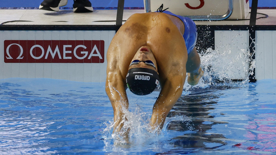 Europei nuoto 25 m, Ceccon d'oro nei 100 dorso