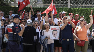 Oltre 10.000 persone a manifestazione di opposizione a Istanbul