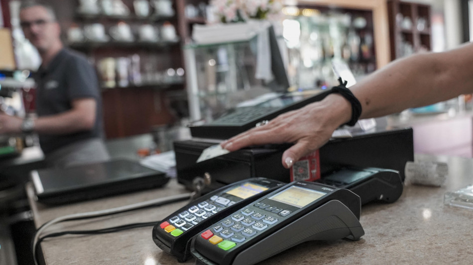 Bankitalia, non si arresta crescita pagamenti digitali, il doppio rispetto al 2022