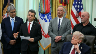 Renuncia el jefe de la agencia de medicamentos y seguridad alimentaria de EEUU