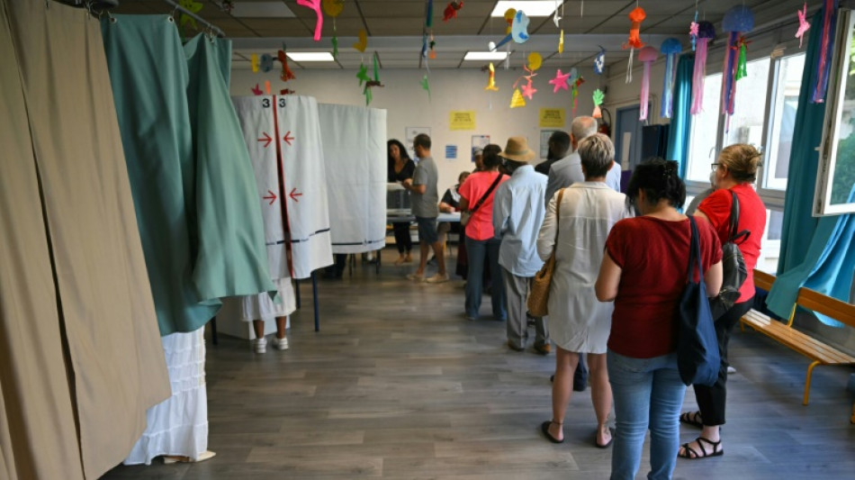 L&eacute;gislatives: les Fran&ccedil;ais se mobilisent massivement, participation record depuis 1981