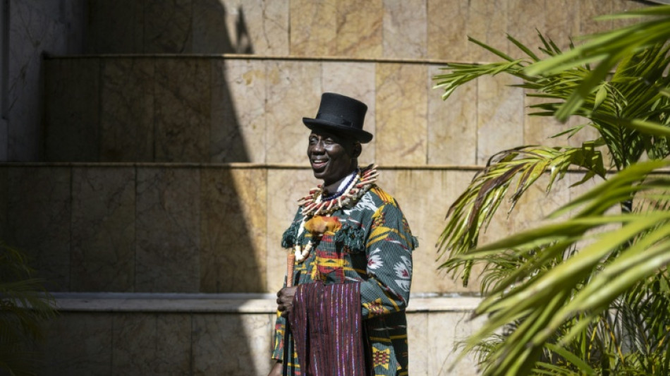 El rey de Nigeria que planta cara al gigante petrolero Shell