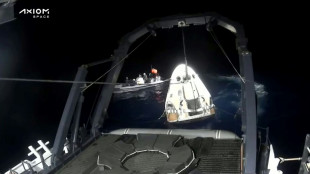 La tripulaci&oacute;n de una misi&oacute;n privada a la estaci&oacute;n espacial internacional regresa a la Tierra