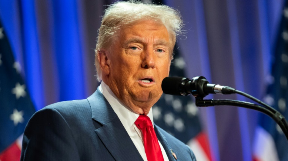 Trump irrita a M&eacute;xico y Canad&aacute; con amenazas arancelarias del 25%