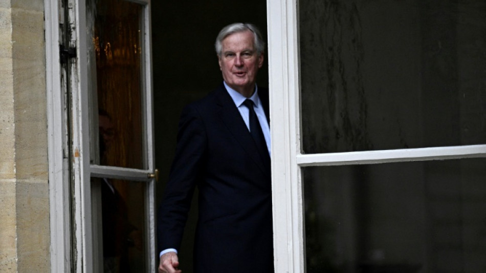 Les soutiens de Barnier appellent chaque d&eacute;put&eacute; &agrave; la "responsabilit&eacute;" face &agrave; la censure