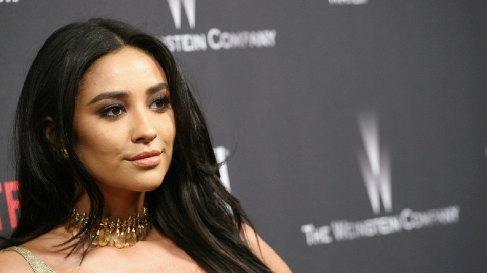 Novas marcas de cosméticos apostam em produtos para jovens da geração TikTok