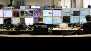 Borsa: l'Europa resta in tensione, Milano -1,5%