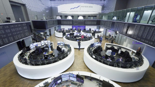 Borsa: Europa inverte rotta con Francoforte a +3%, gi&ugrave; petrolio