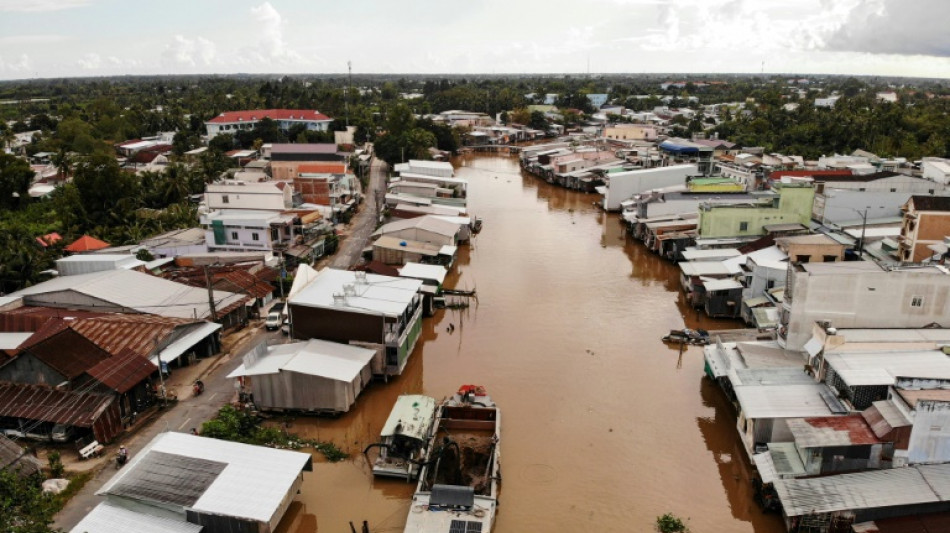 Los vietnamitas, desamparados ante la erosi&oacute;n de la arena en el Mekong
