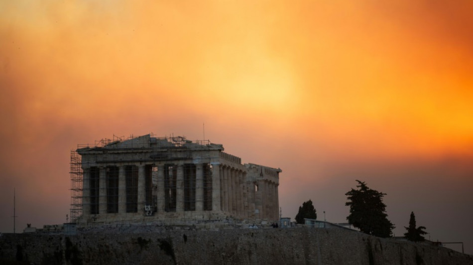 Grecia ordena m&aacute;s evacuaciones por incendios forestales que se acercan a Atenas