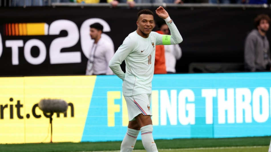 Brasil perde para Fran&ccedil;a (2-1) em amistoso preparat&oacute;rio para Copa