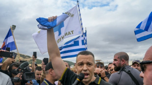Un exl&iacute;der neonazi griego sale de la c&aacute;rcel y anuncia su retorno a la pol&iacute;tica