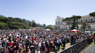 Colpi di pistola a Roma contro due iscritti all'Anpi, feriti