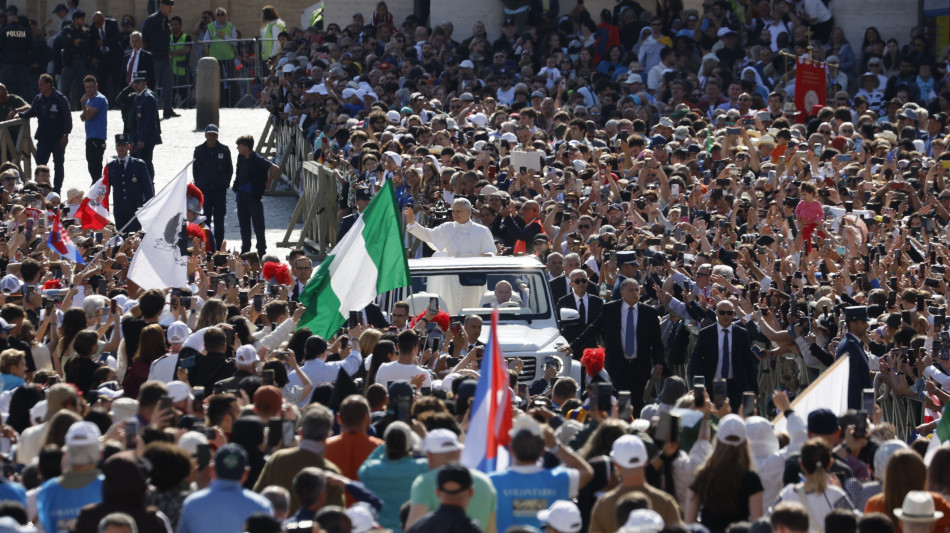 Zelensky e Vance a piazza San Pietro