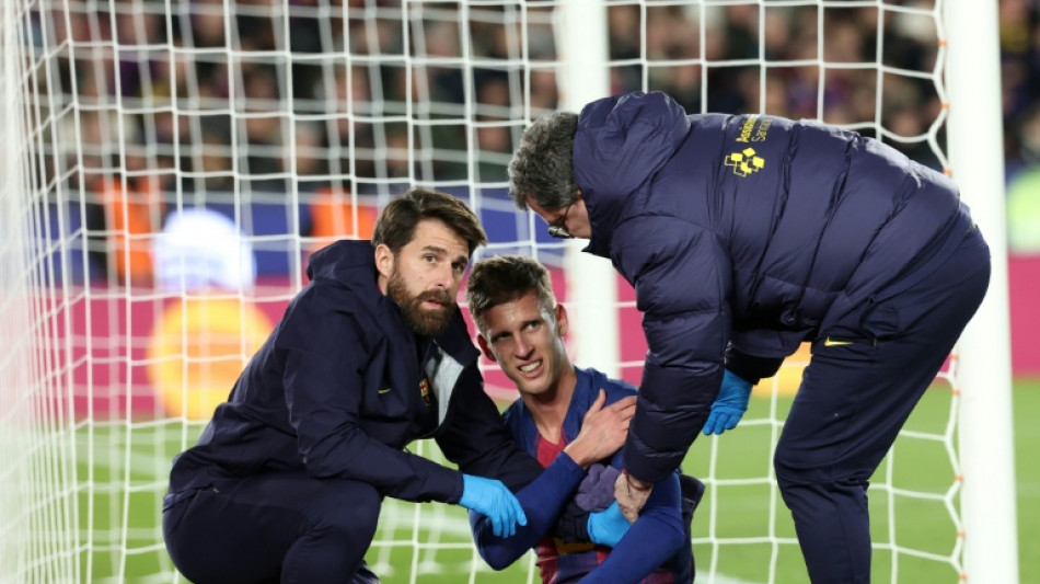 Dani Olmo sofre luxação no ombro e não joga mais em 2025