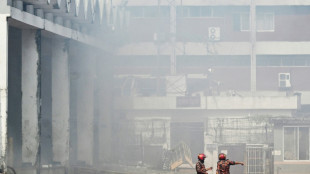 Brand zerstört Frachtkomplex des größten Flughafens von Bangladesch