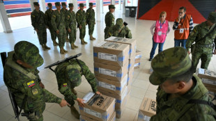 Comienza referendo sobre extradici&oacute;n en un Ecuador sumido en la violencia
