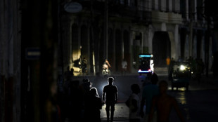 Cuba se recupera de a poco tras apag&oacute;n masivo, pero contin&uacute;a en situaci&oacute;n cr&iacute;tica