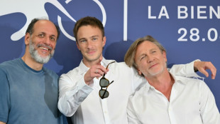 'Dan&ccedil;ar com algu&eacute;m &eacute; ideal' para gravar cenas de sexo, diz ator Daniel Craig