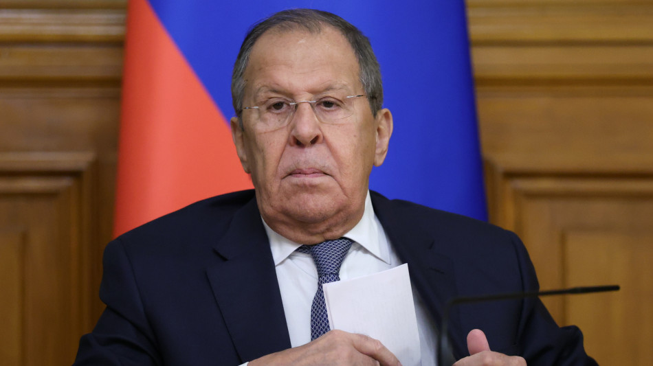 Lavrov, 'pronti a dare garanzie che non attaccheremo Nato'