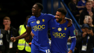 Chelsea vira e goleia Leeds na Copa da Liga