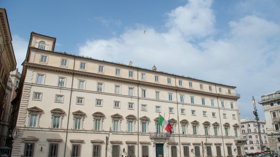 Musumeci, stanziati i primi 5 milioni per funerali del Papa