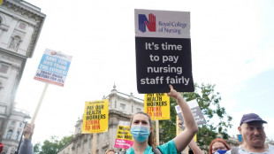 Las enfermeras brit&aacute;nicas inician una huelga sin precedentes por mejoras salariales