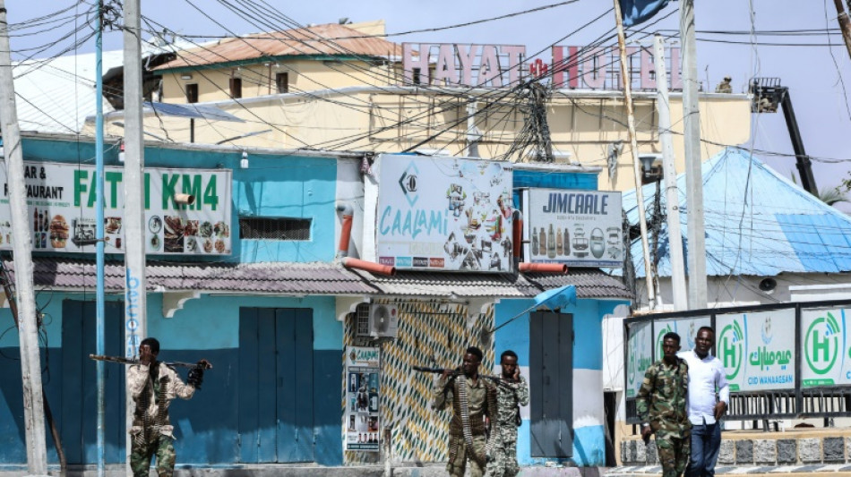Somalie: l'attente des familles de victimes apr&egrave;s un si&egrave;ge 30 heures dans un h&ocirc;tel