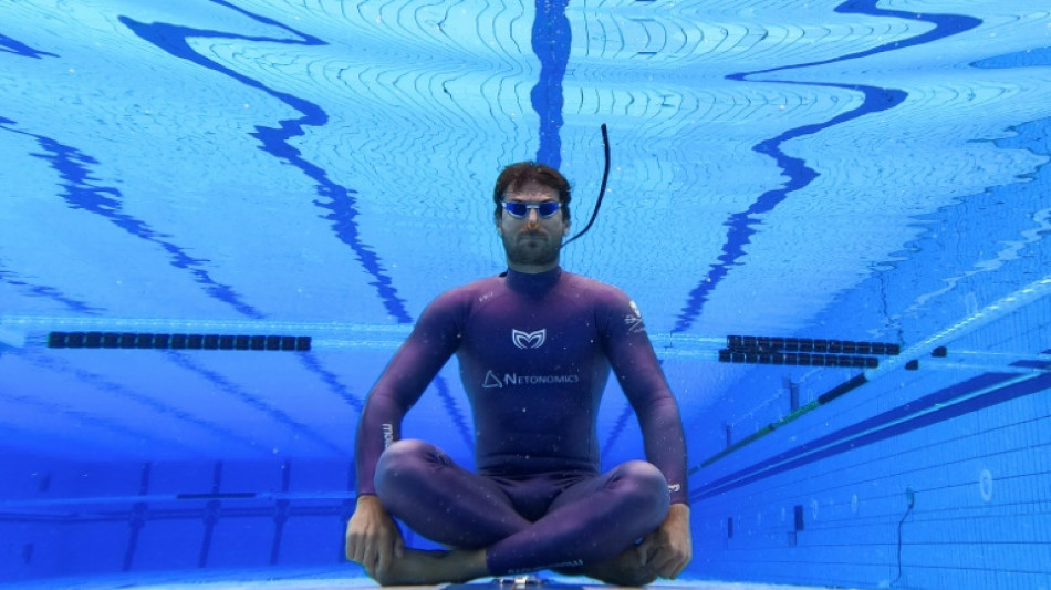 Com 29 minutos debaixo d'água, apneísta croata explora limites humanos