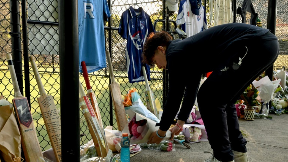 Tributes as death of Australian teenager touches cricket world