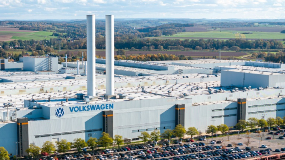 Volkswagen planea cerrar tres f&aacute;bricas en Alemania y suprimir "decenas de miles" de empleos