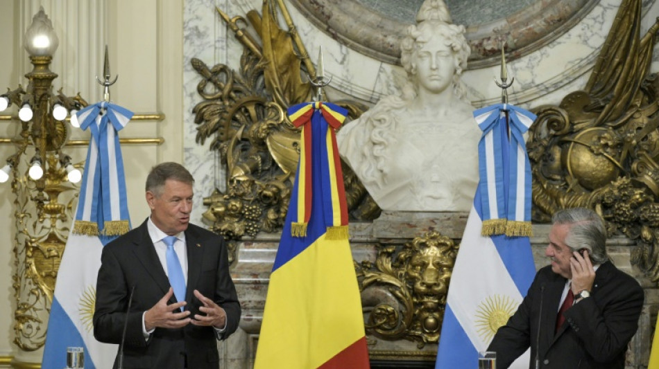 D&oacute;lar paralelo se dispara en Argentina y gobierno acusa a oposici&oacute;n y especuladores