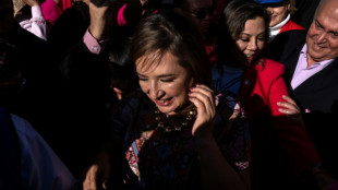 Opositora X&oacute;chitl G&aacute;lvez se inscreve como candidata &agrave; presid&ecirc;ncia do M&eacute;xico