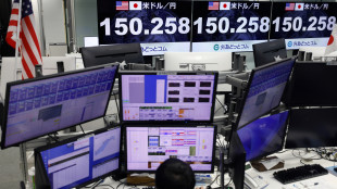 Borsa: Asia senza una direzione dopo forti rialzi, giù Hong Kong