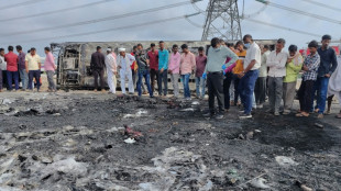 Al menos 25 muertos en India tras incendio de autob&uacute;s