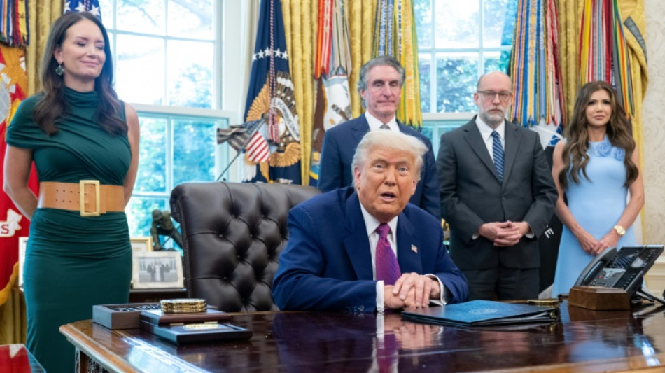 Trump ramps up pressure on Democrats over US government shutdown