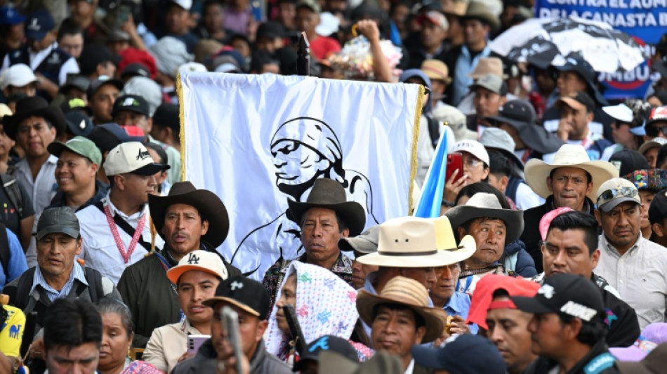 Ind&iacute;genas guatemaltecos se suman a protestas contra el alza de precios de combustibles