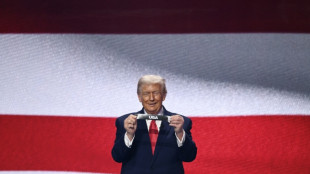 'Não faz sentido': Trump quer mudar nome do futebol americano