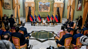 La presidenta interina de Venezuela celebra los avances en el sector petrolero en la firma de acuerdos con Chevron