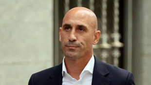 Un juez confirma el juicio contra el ex patr&oacute;n del f&uacute;tbol espa&ntilde;ol en el caso del beso forzado
