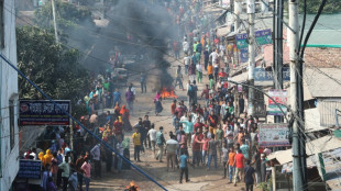 Altercados con la polic&iacute;a durante unas protestas del sector textil de Banglad&eacute;s