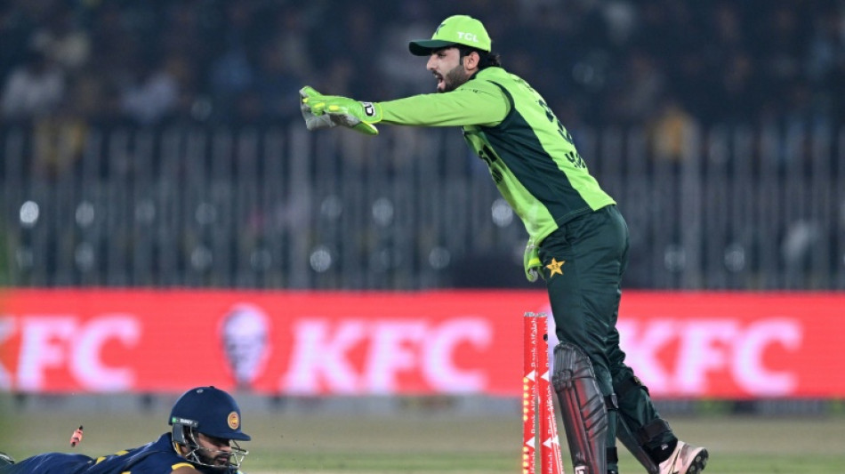 Wasim leads as Pakistan dismiss Sri Lanka for 211 in third ODI