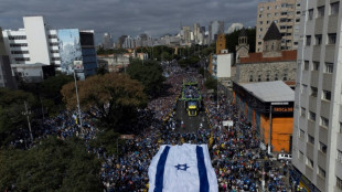Multid&atilde;o de evang&eacute;licos toma ruas de S&atilde;o Paulo na Marcha para Jesus
