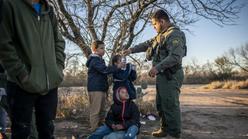 Suprema Corte bloqueia temporariamente lei do Texas que permite deten&ccedil;&atilde;o de migrantes