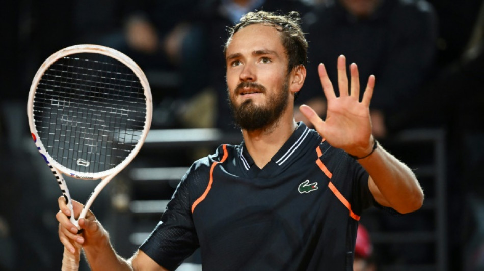 Tennis: Medvedev domine Tsitsipas et rejoint Rune en finale &agrave; Rome