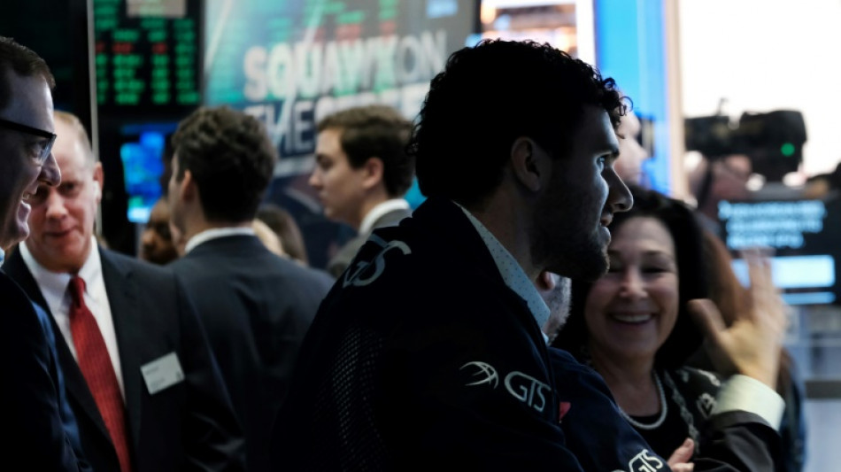Les minutes de la Fed p&egrave;sent sur Wall Street, les taux obligataires montent