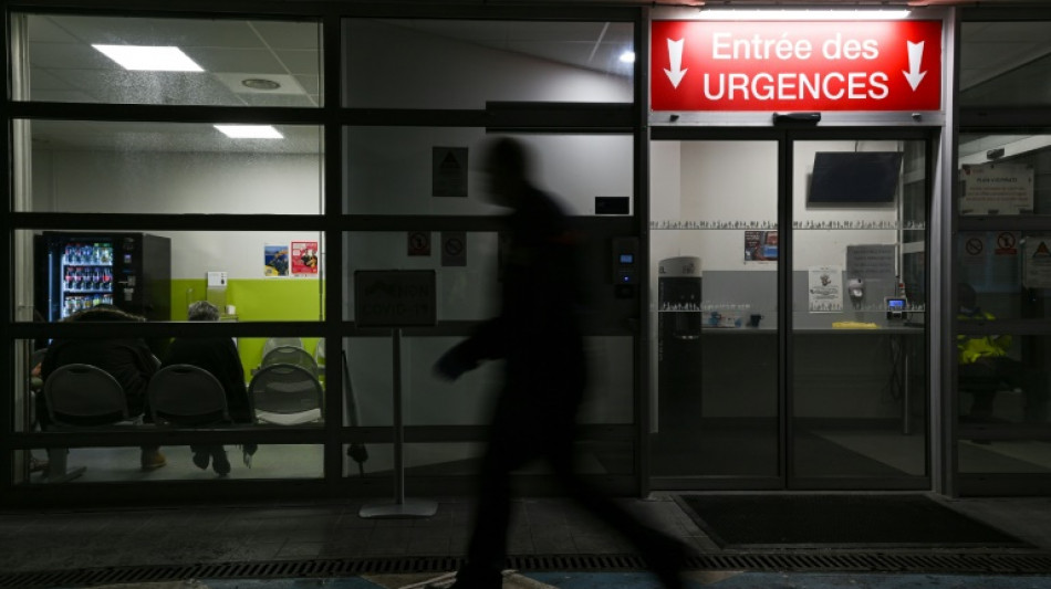 H&ocirc;pital: aux urgences, un d&eacute;but d'&eacute;t&eacute; sur le fil